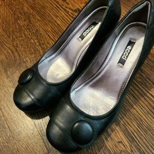 Ecco Black Leather Classic Pumps Heels Dress Work Shoes size 37 6